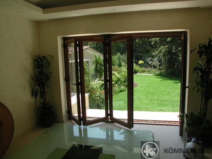 Puerta plegable